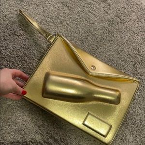 Champagne clutch